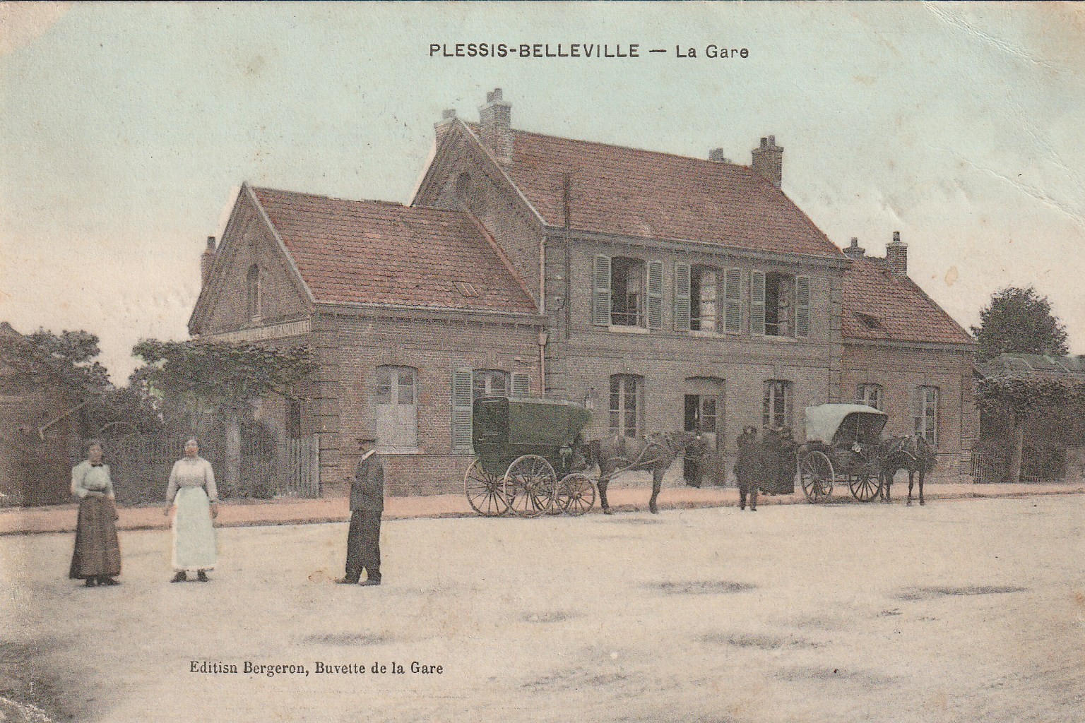 60 PLESSIS BELLEVILLE Fiacres Devant La Gare 1914