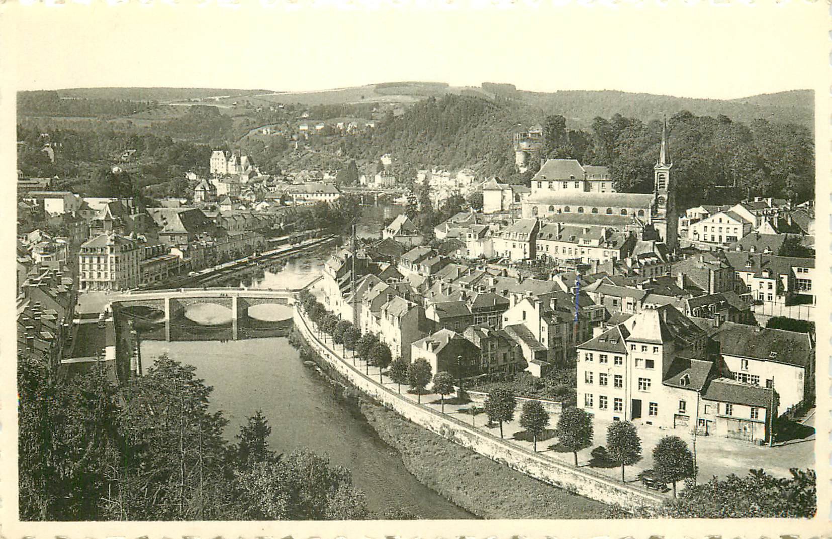 4 cpa BOUILLON SUR SEMOIS Panorama et Château au Luxembourg en Belgique