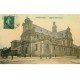 carte postale ancienne 77 FONTAINEBLEAU. L'Eglise Saint-Louis Rue Grande 1910 carte toilée