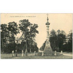 carte postale ancienne 28 DREUX. La Croix du Carré en Forêt 1924