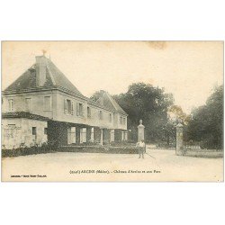 carte postale ancienne 33 ARCINS. Jardinier Parc du Château 1918