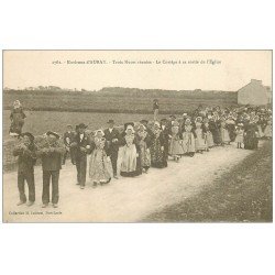 56 AURAY. Trois Noces réunies. Cortège sortie Eglise. Musiciens Biniou