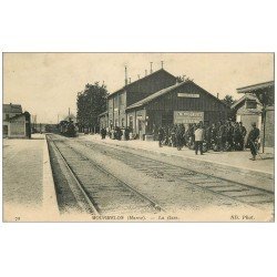 51 MOURMELON. La Gare avec Train et locomotive à vapeur. Militaires 1915