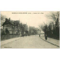 carte postale ancienne 10 ROMILLY-SUR-SEINE. Avenue de la Gare