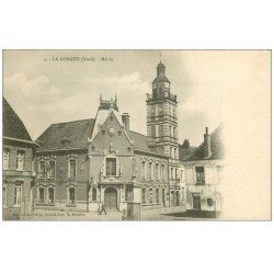 carte postale ancienne 59 LA GORGUE. Mairie et Femme à la Fontaine