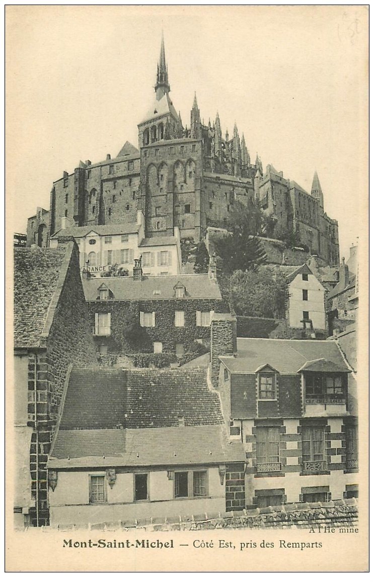 50 Le Mont Saint Michel Remparts