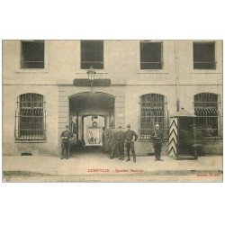 54 LUNEVILLE. Quartier Beauvau. Militaires et Dragons 1916