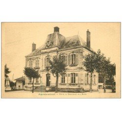 carte postale ancienne 58 FOURCHAMBAULT. Mairie et Monument aux Morts 1937
