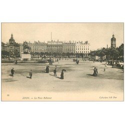 carte postale ancienne 69 LYON. Place Bellecour