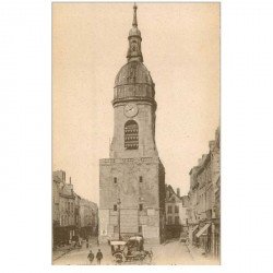 carte postale ancienne 80 AMIENS. Le Beffroi avec attelages