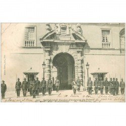 carte postale ancienne MONACO. Garde d'Honneur du Prince 1902. Pli coin gauche