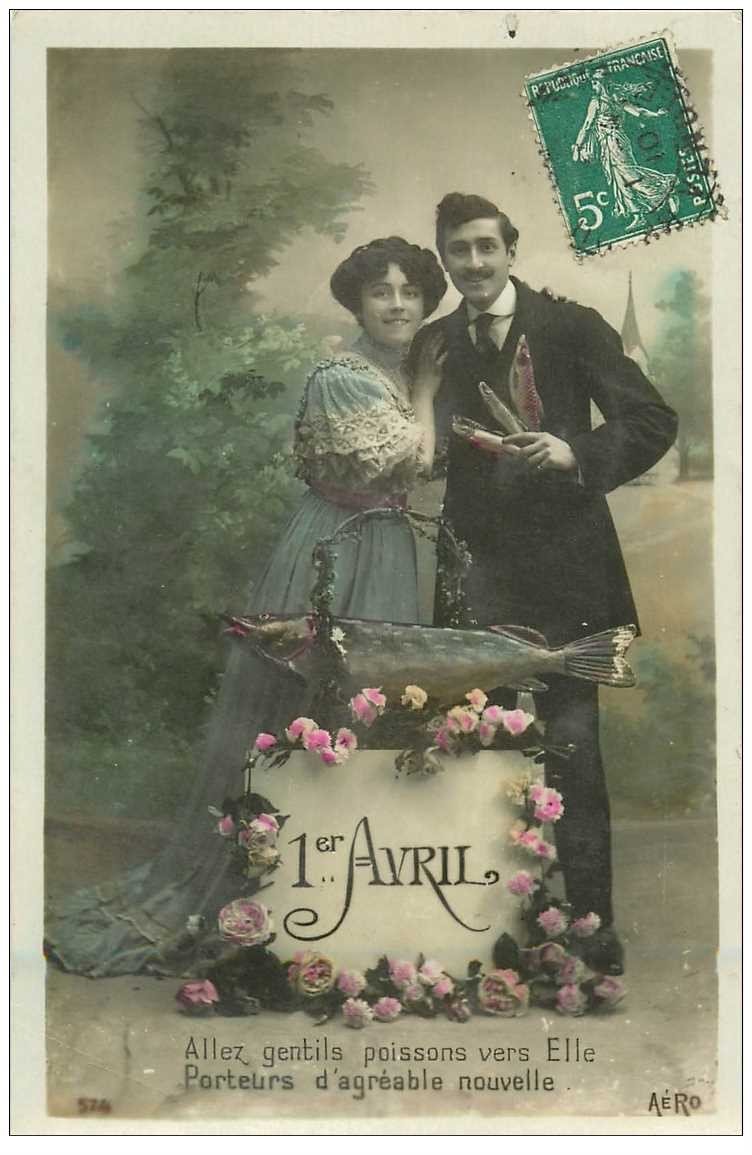 Couple Jeunes Amoureux Avec Poisson D Avril 1910