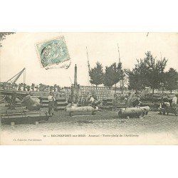 carte postale ancienne 17 ROCHEFORT-SUR-MER. Arsenal Terre-plein de l'Artillerie