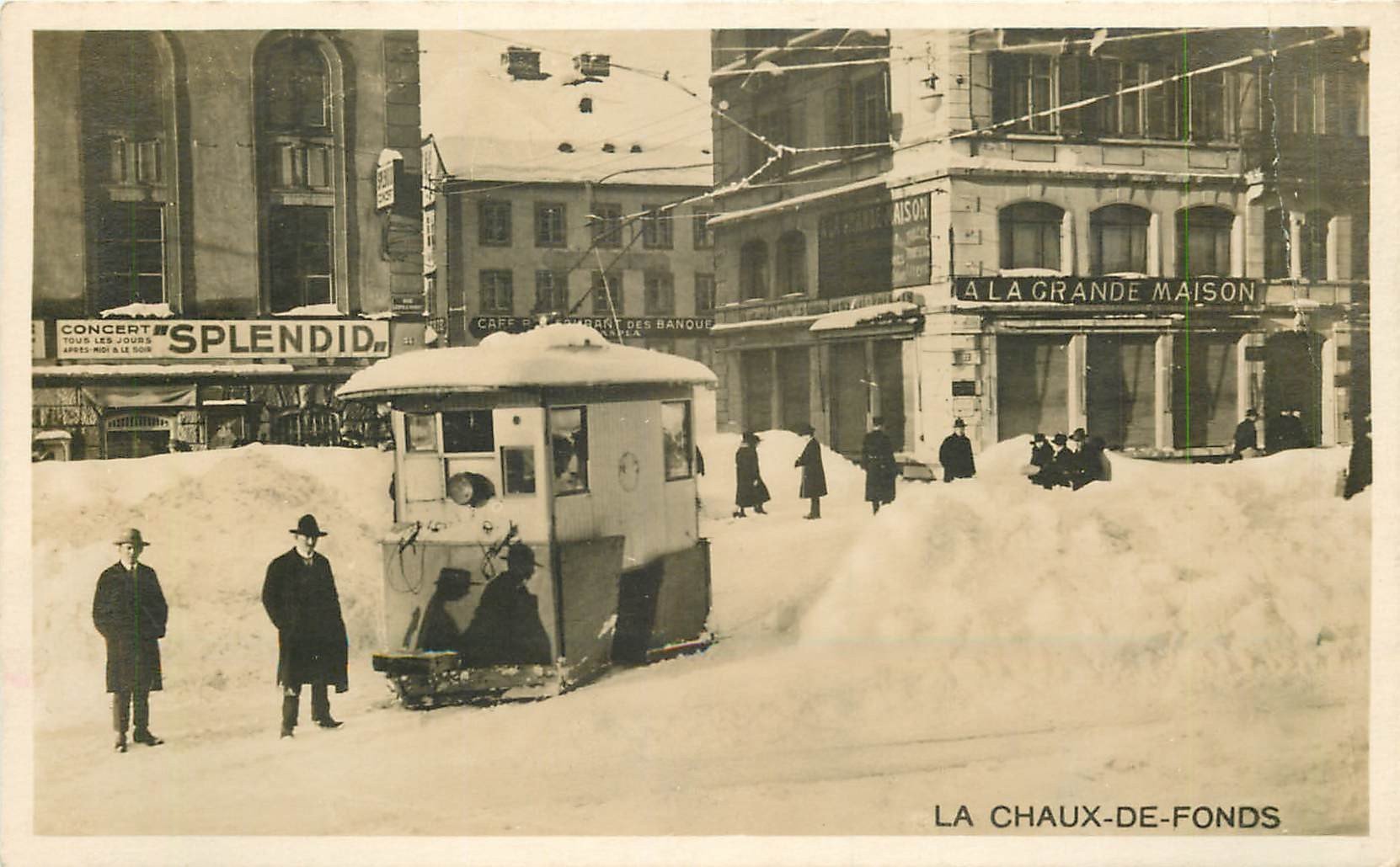 Ww Suisse La Chaux De Fonds Un Chasse Neige Pres De L Ancienne Poste Et Du