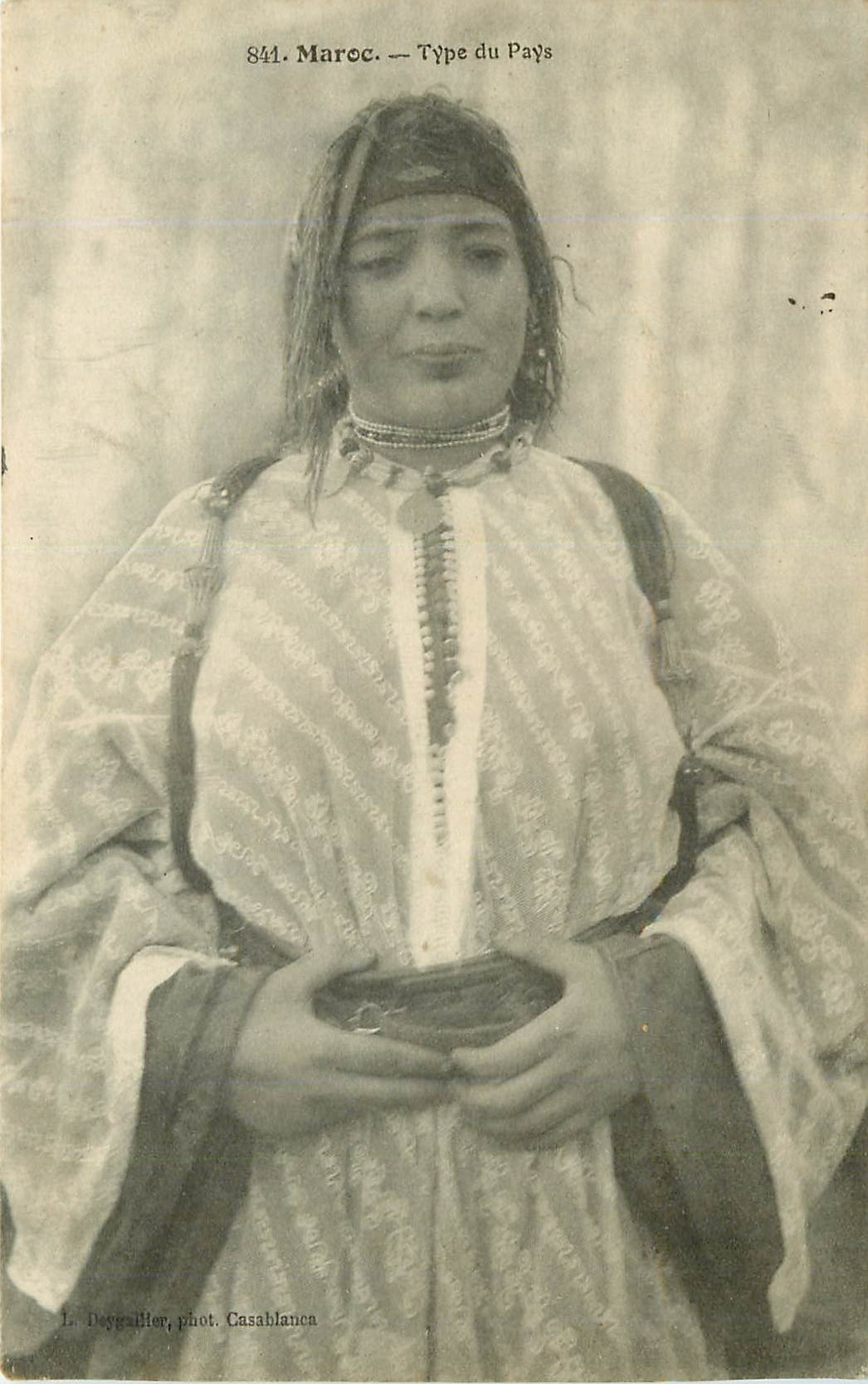 MAROC. Femme arabe type du Pays 1915