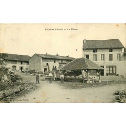 WW 39 AROMAS. Le Lavoir sur la Place 1909