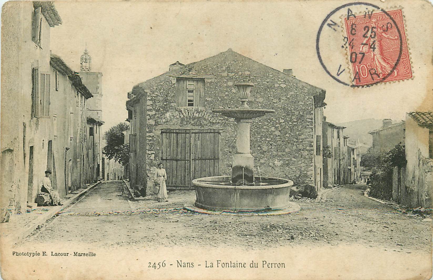 83 NANS. Jeune femme à la Fontaine du Perron 1907