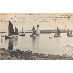 29 ILE DE SEIN. Bateaux de Pêche dans le Port 1905