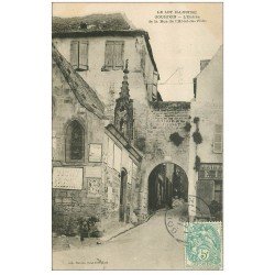 46 GOURDON. Rue Hôtel de Ville 1907. Affiche Singer et Vichy Célestins