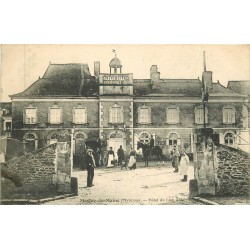 53 MESLAY-DU-MAINE. Hôtel du Lion d'Or avec cavalier 1906