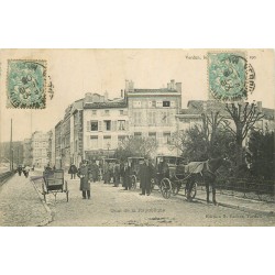 55 VERDUN. Fiacres devant le Café du Square Quai de la République 1905