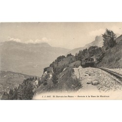74 SAINT-GERVAIS-LES-BAINS. Train à crémaillère arrivé à la Gare de Montivon vers 1909