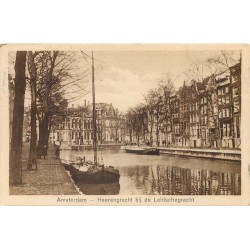 AMSTERDAM. Heerengracht bij de Leidschegracht avec péniches 1942