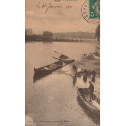 47 AGEN. Lavandières et Passeur en barque sur la Garonne
