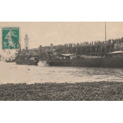 17 ROYAN. Bateau à aubes sur la nouvelle Jetée à Marée basse et son Phare 1911