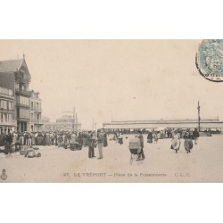 76 LE TREPORT. Les Halles Place de la Poissonnerie avec landau 1905