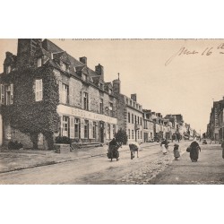 50 PONTORSON. Fermière et vache devant Hôtel de l'Ouest sur la Grande Rue