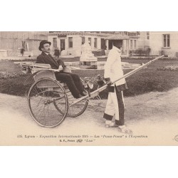 69 LYON. Les Pouss-Pouss à l'Exposition internationale 1914