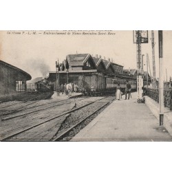 13 TARASCON-SUR-RHONE. Trains locomotive en Gare embranchement Nîmes-Remoulins-Saint-Rémy