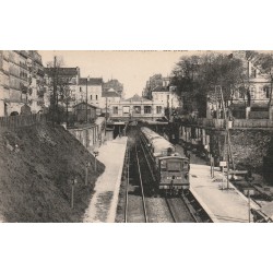 94 VINCENNES. Avenue Aubert et train en Gare