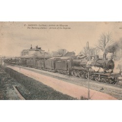 14 BAYEUX. Arrivée de l'Express dans la Gare 1919