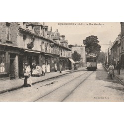 50 EQUEURDREVILLE. Tramway électrique devant le Tabac et Café Simon rue Gambetta 1920