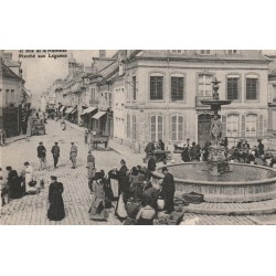 51 FISMES. Place Lamotte et rue de la Huchette le Marché aux Légumes 1917