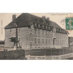 61 TINCHEBRAY. Le nouvel Hospice et sa petite Tour Eiffel 1908