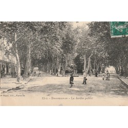 83 DRAGUIGNAN. Le Jardin public animé 1910