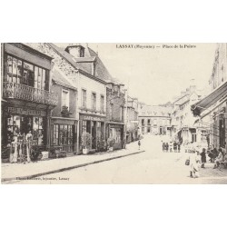 53 LASSAY LES CHATEAUX. Café Meslin Place de la Pointe 1918