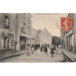 53 MEZANGERS. Café et commerce Thomas sur la Place 1914