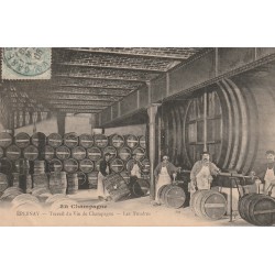 51 EPERNAY. Les Foudres pour le travail du Vin de Champagne 1906