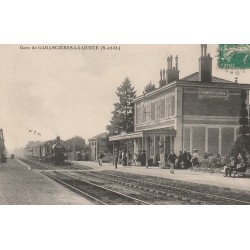 78 GARANCIERES-LA-QUEUE. Train locomotive entrant en Gare 1913