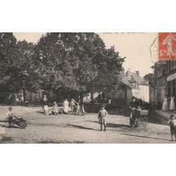 51 ANGLURE. Le Familistère Place de la République 1918