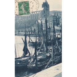 76 LE TREPORT. Flotille de pêche au Port et Eglise Saint-Jacques 1932