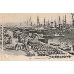 13 MARSEILLE. Quai des Forges attelages avec tonneaux