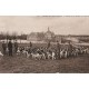 60 Château de CHANTILLY. Sortie de la meute de chiens de chasse à courre