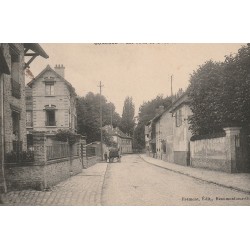 95 GONESSE. Attelage devant les Villas de la Rue de Paris vers 1908