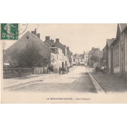 61 LE MÊLE-SUR-SARTHE ou LE MESLE-SUR-SARTHE. Rue d'Alençon 1907