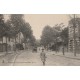 92 SURESNES. Jeune vendeur de journaux Boulevard de Versailles vers 1900